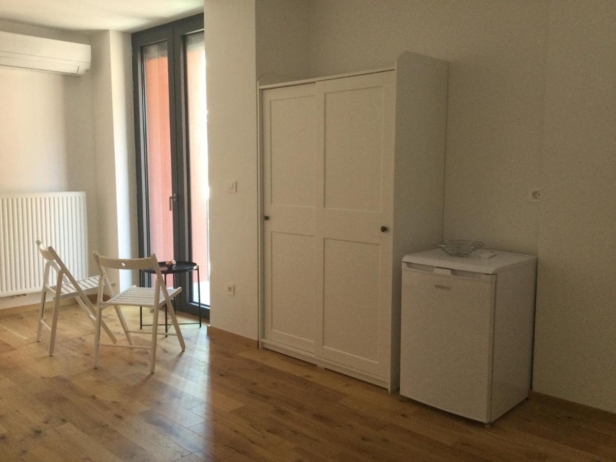 Lovely Studio Appartment With Patio Near The Sea Копер Екстериор снимка